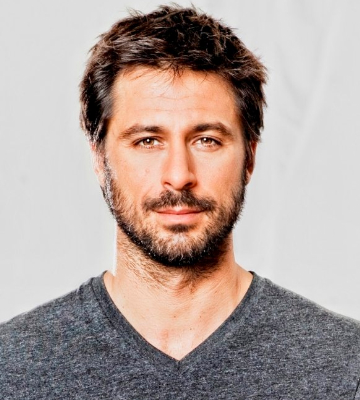 hugo_silva_5e580058e0286